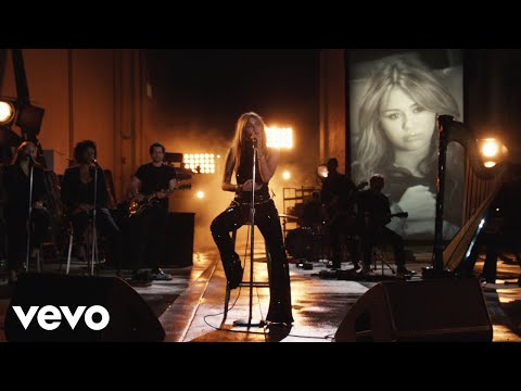 Miley Cyrus - Younger You (From the "Hannah Montana 20th Anniversary Special") thumbnail