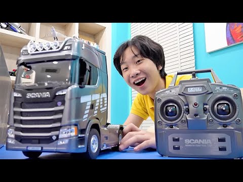 Yejun's Truck Car Toy Unboxing with Game Play for Kids thumbnail