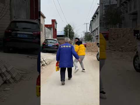 ¡Tú fuiste quien dijo que lo dijéramos al llegar a casa! thumbnail
