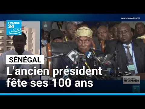 Au Sénégal, de nombreux vœux pour les 100 ans de l'ancien président, Abdoulaye Wade thumbnail
