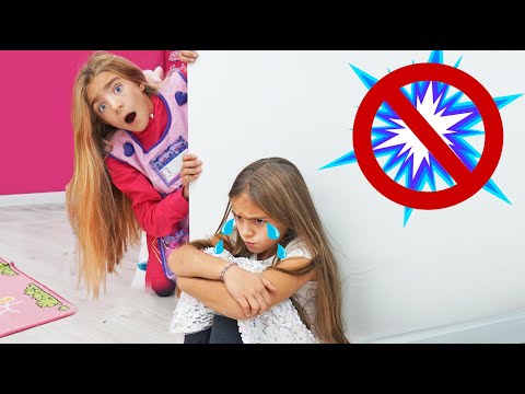 Claudia se porta bien y tiene regalos de Gisele Las Ratitas thumbnail