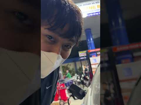 Xăng giảm ngay trong đêm!! Đi đổ check thử luôn:)) thumbnail