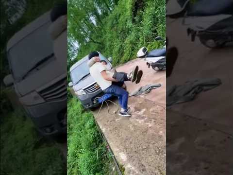 A split-second decision...saved an entire life #short,#kindness,#help thumbnail