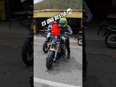 Maneje la MT-09 de un desconocido ?‍? #motos #humor #viral #biker #comedia thumbnail