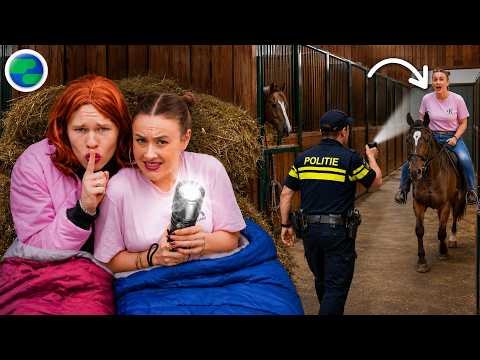 Stiekem Slapen op de Manege!😴 - Q&A's Wereld 🌎 thumbnail