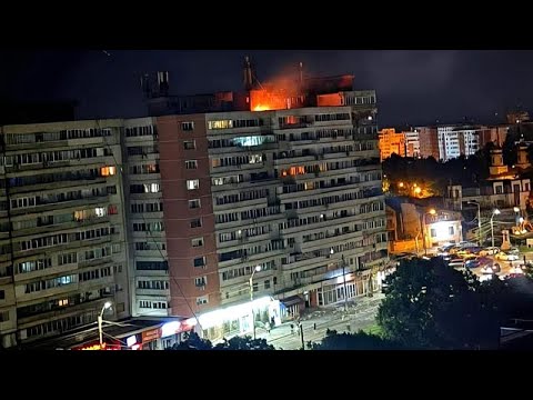 Roumanie : premières images des dégâts après la chute d'un drone sur un immeuble près de l'Ukraine thumbnail