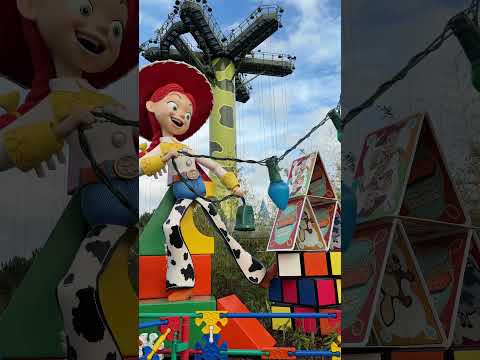De Nederlandse Imagineer Bowie vertelt je meer over de nieuwe promenade Adventure Way! thumbnail