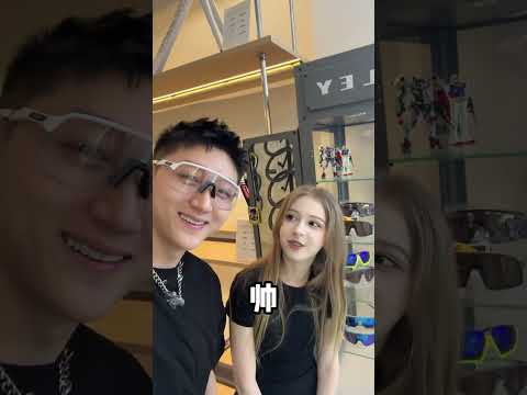小老外女友：你除了打游戏就没有别的爱好？最后：你还是玩游戏吧！ #情侣日常#意想不到的结局#反转 thumbnail