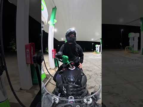 Biker bị tạt nước vào mặt chỉ vì không cho số điện thoại của mình thumbnail