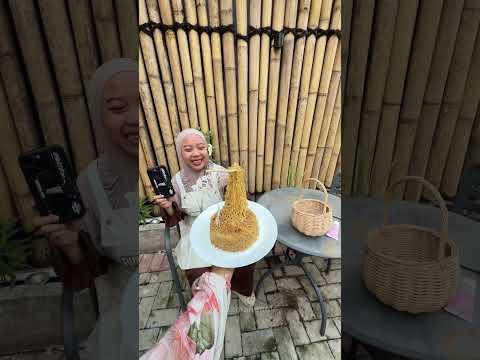 POV SUPRISEIN AMOS KASIH KUE MIE TERBANG thumbnail