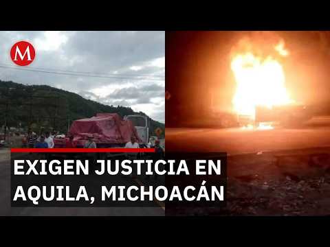 En Michoacán, comuneros bloquean e incendian vehículos tras triple homicidio en Pomaro thumbnail