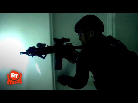 S.W.A.T. - Raiding a Mob Boss (S2E17) (2/4)| Movieclips thumbnail