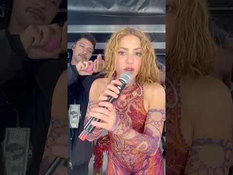 This is how we do it during quick change after Waka , before She Wolf! #LMYNLWorldTour thumbnail