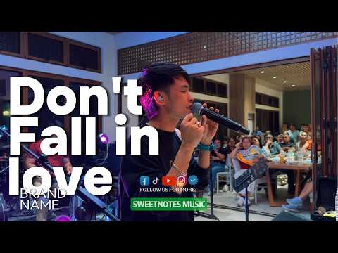 Don't Fall in Love with a Dreamer | Kenny Rogers - Sweetnotes Private Session thumbnail