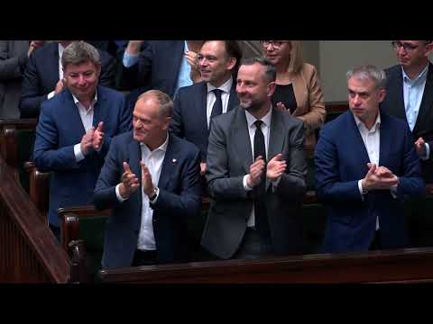 Puchnące etaty i miliony na doradców! DÓWÓR TUSKA rośnie w zastraszającym tempie! thumbnail