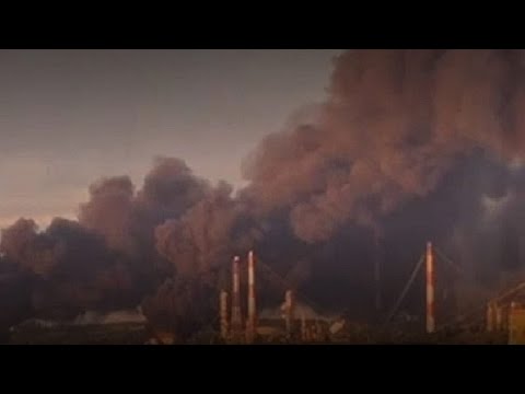 Kyiv cible une raffinerie et un hub d’oléoducs russes, un drone frappe la centrale de Zaporijjia thumbnail