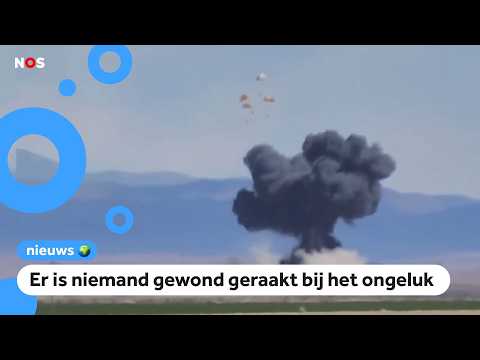 Straaljagers botsen tegen elkaar, piloten gebruiken schietstoel thumbnail