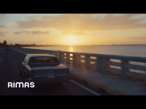 BAD BUNNY - LA MuDANZA (Video Oficial) | DeBÍ TiRAR MáS FOToS thumbnail