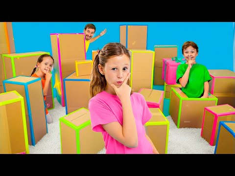 Astya và các bạn chơi trò trốn tìm bằng hộp bìa các tông thumbnail