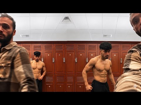 Gym Poser ATTACKS Man For Grabbing His Phone thumbnail