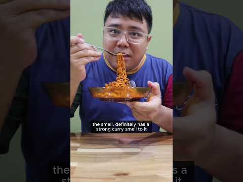 Trying out Samyang Buldak Curry Flavor Spicy Noodles thumbnail