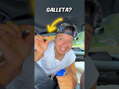 SU DEBILIDAD SON LAS GALLETAS 😂 thumbnail