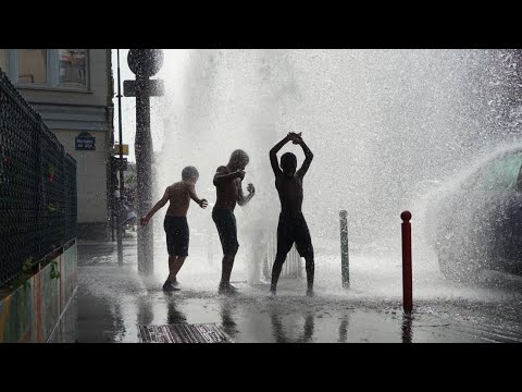 Canicule : deux adolescents ouvrent des bouches à incendie, leurs parents devront payer la facture thumbnail