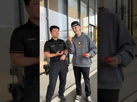 DANDO DULCES MEXICANOS EN CHINA 🇲🇽🇨🇳 thumbnail