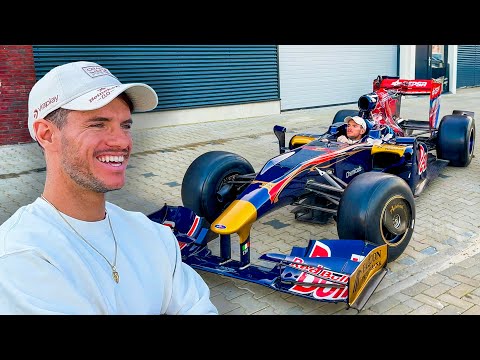 I Bought a Real Formula 1 Car thumbnail