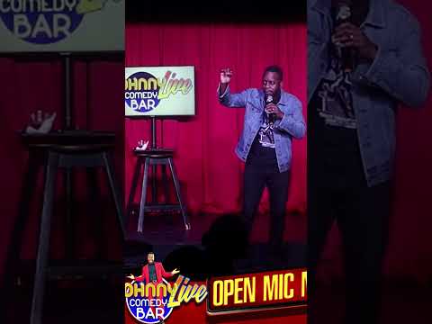 Johnny first date  #livecomedy #comedy #standupcomedy thumbnail