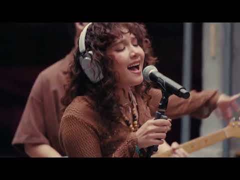 Live from FAM Studios: Flower.far | Like a fool thumbnail