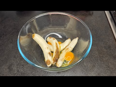 Prendi le banane 🍌🥚 e fai questa torta che sta impazzire il mondo!! thumbnail