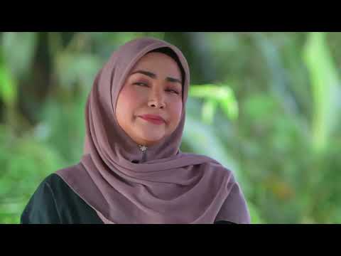 [CLIP] Cinta Bukan Kristal: Ep 1 - Mak Syafiq Tak Restu Yana Jadi Menantu Dia | Tonton thumbnail