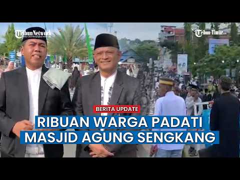 Bupati dan Wakil Bupati Wajo Kompak Pakai Jas Salat Iduladha di Masjid Agung Sengkang thumbnail
