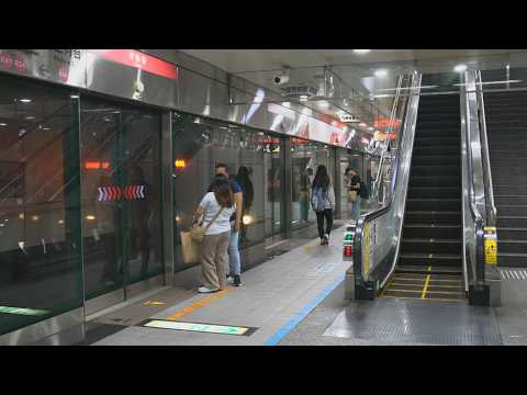 Taiwan, Kaohsiung, MRT ride from Caoya to Sanduo Shopping District thumbnail