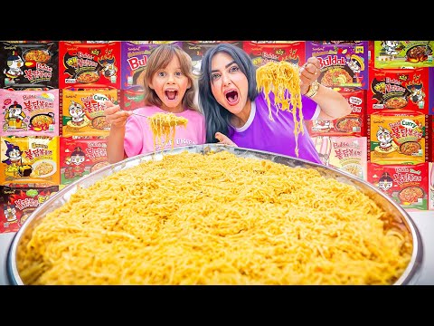 خلطت كل انواع الاندومي انا وبنتي ايلين | انصدمت من الطعم !! 😱 thumbnail