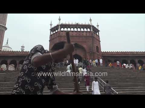 Crowded streets and grand architecture around Delhi's Jama Masjid thumbnail
