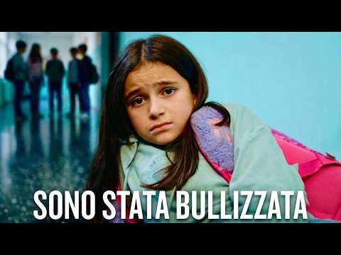 SONO STATA BULLIZZATA 🥺 - Crazy Family 1x09 - iPantellas thumbnail