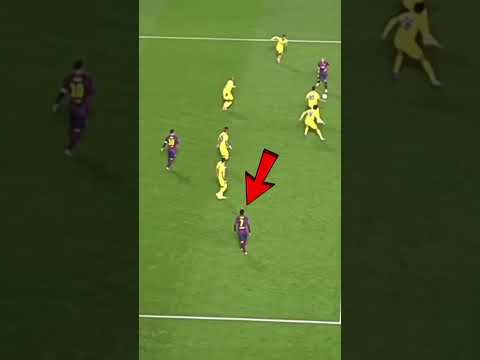 Cómo Lionel Messi logró convertir un fuera de juego en gol 🤯🔥 thumbnail