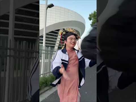 当你穿进老钱班最新集！！老钱们深爱麻辣烫？！#侯绿萝#老钱班 thumbnail