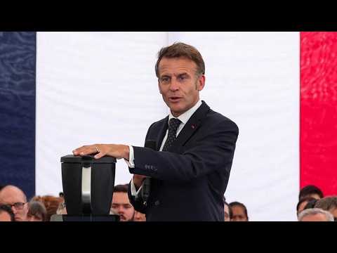 Choose France : Macron annonce des investissements record pour 93 milliards d'euros thumbnail
