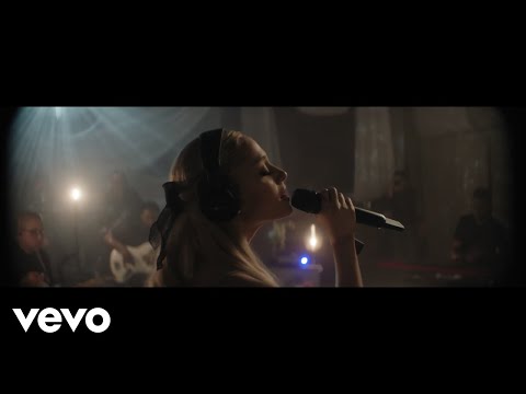 Ariana Grande - The Way (Live from London / 2023) thumbnail