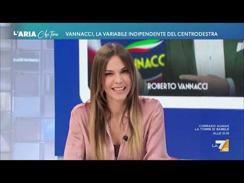 David Parenzo a Francesco Bechis: "Portaci nella testa di Vannacci!", "È un luogo mistico dove ... thumbnail
