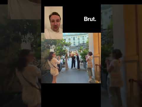 "'Bruel violeur". Des militantes ont interrompu une représentation de Patrick Bruel. thumbnail