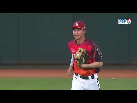 05/22 統一 VS 台鋼 五局下，陳文杰靠著腳程站上得點圈，可惜後續攻勢無功而返 thumbnail