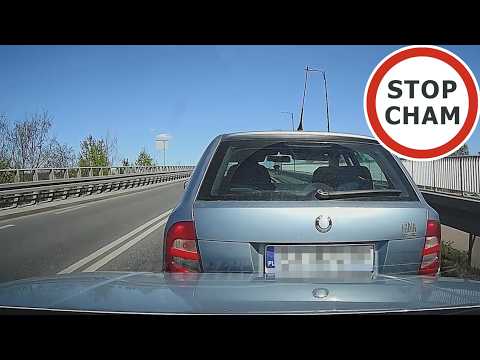 Zepchnął auto z drogi zderzakiem - pomoc na drodze #2233 Wasze Filmy thumbnail