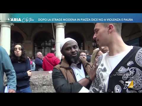 Auto sulla folla: dopo la strage, Modena in piazza dice no a violenza e paura thumbnail
