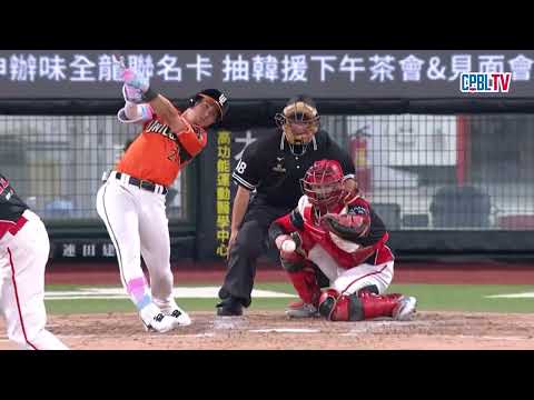 05/29 統一 VS 味全 五局上，統一在兩出局後，林佳緯、陳傑憲、蘇智傑安打串聯，擴大比數至6:0 thumbnail