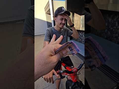 ELE FICOU MALUCO COM ESSE DESAFIO DE BIKE ? #bike #viral #graudebike thumbnail