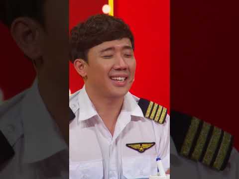 Cô gái "ngẩn ngơ" hết phần thiên hạ nhưng đi thi vẫn ẵm giải như thường | DQC Short thumbnail